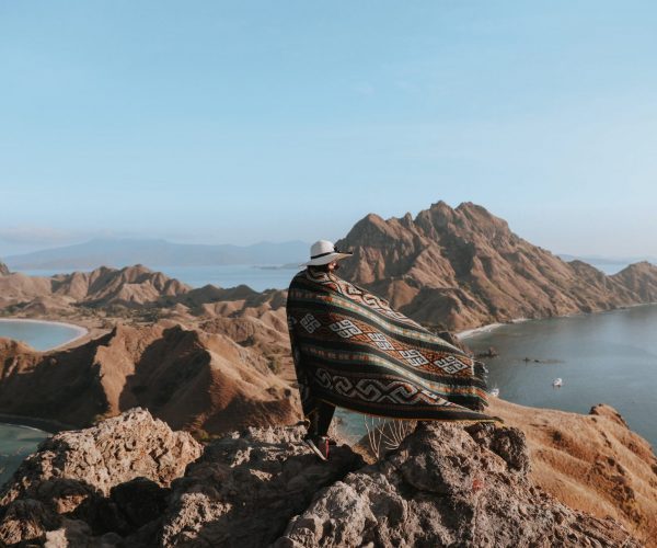 girl-with-ethnic-clothes-on-top-hill-e1649177391932-pmxdd5bhenlynlrp8yfrpa6nwribltztqwp08sslu0